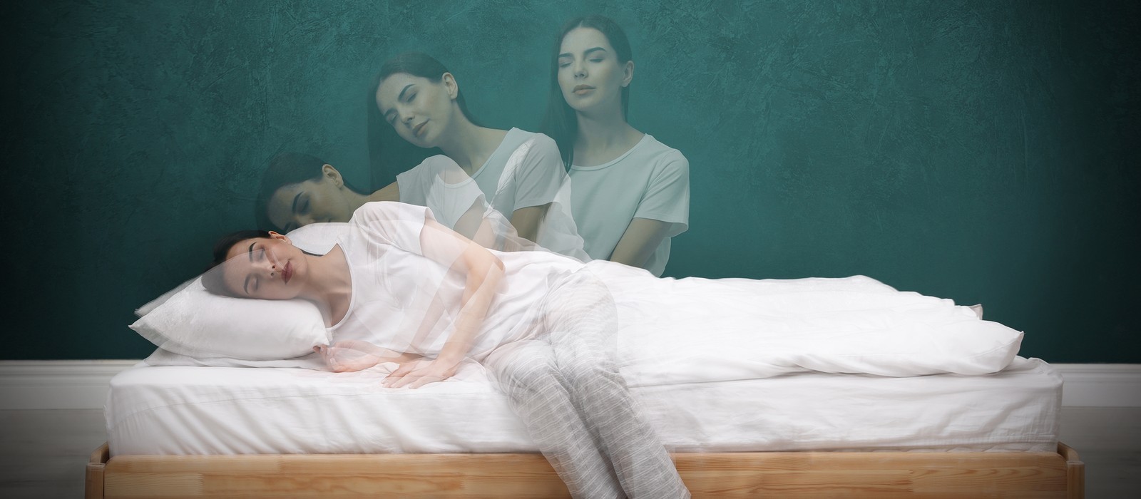 Donna che dorme su un letto, con diverse immagini sovrapposte che la mostrano nel sonno.