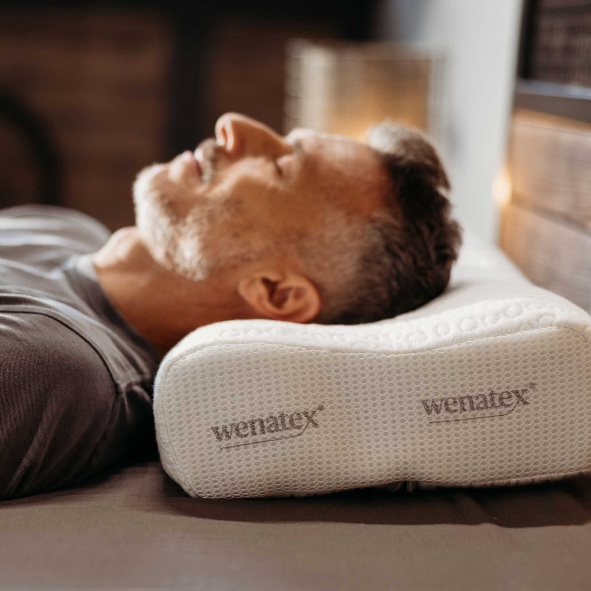 Orthopädisches Kissen von Wenatex Ergonomisch geformt für den Nacken